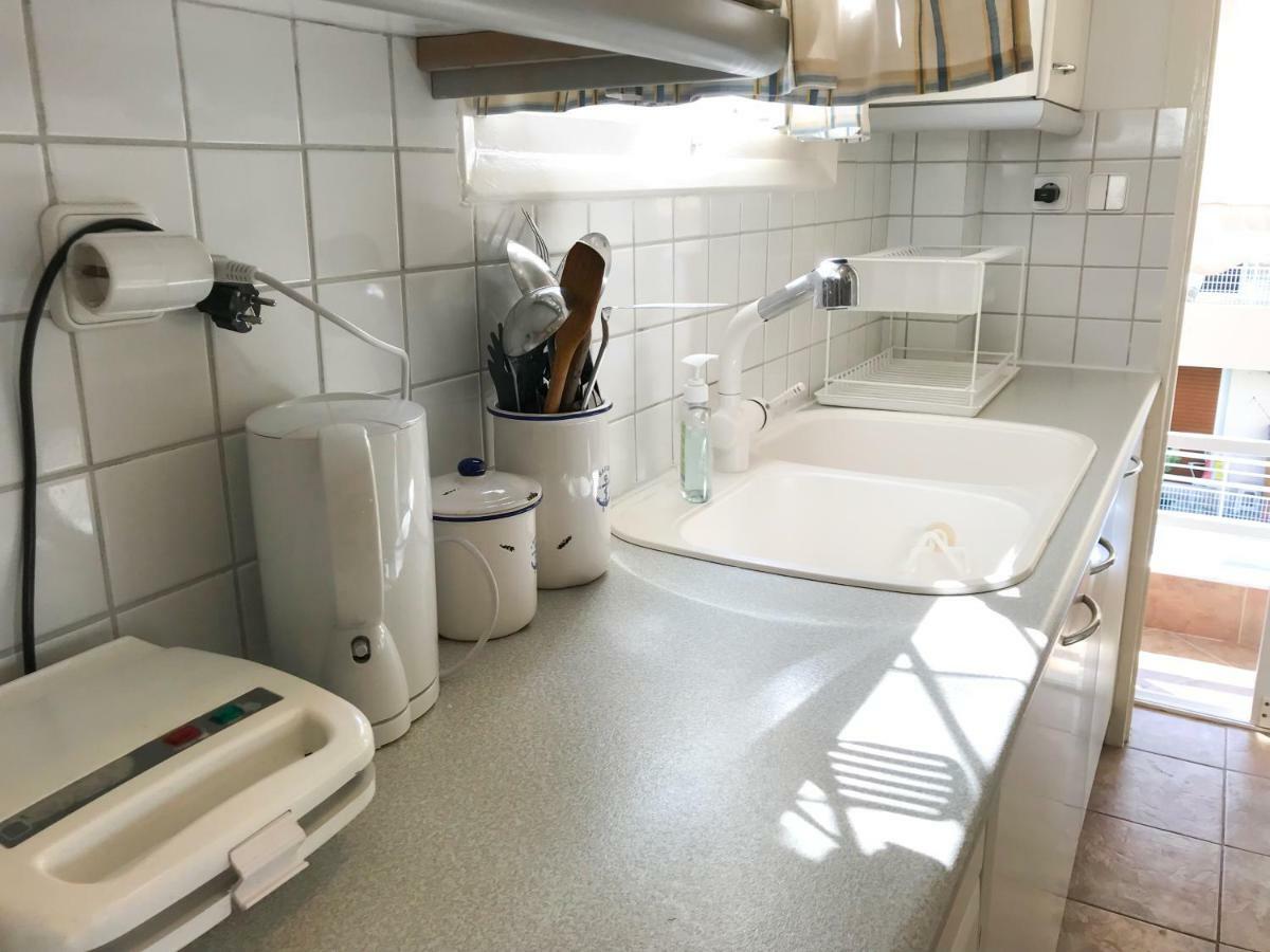 Kerry'S Cosy Apartment Vári Екстериор снимка