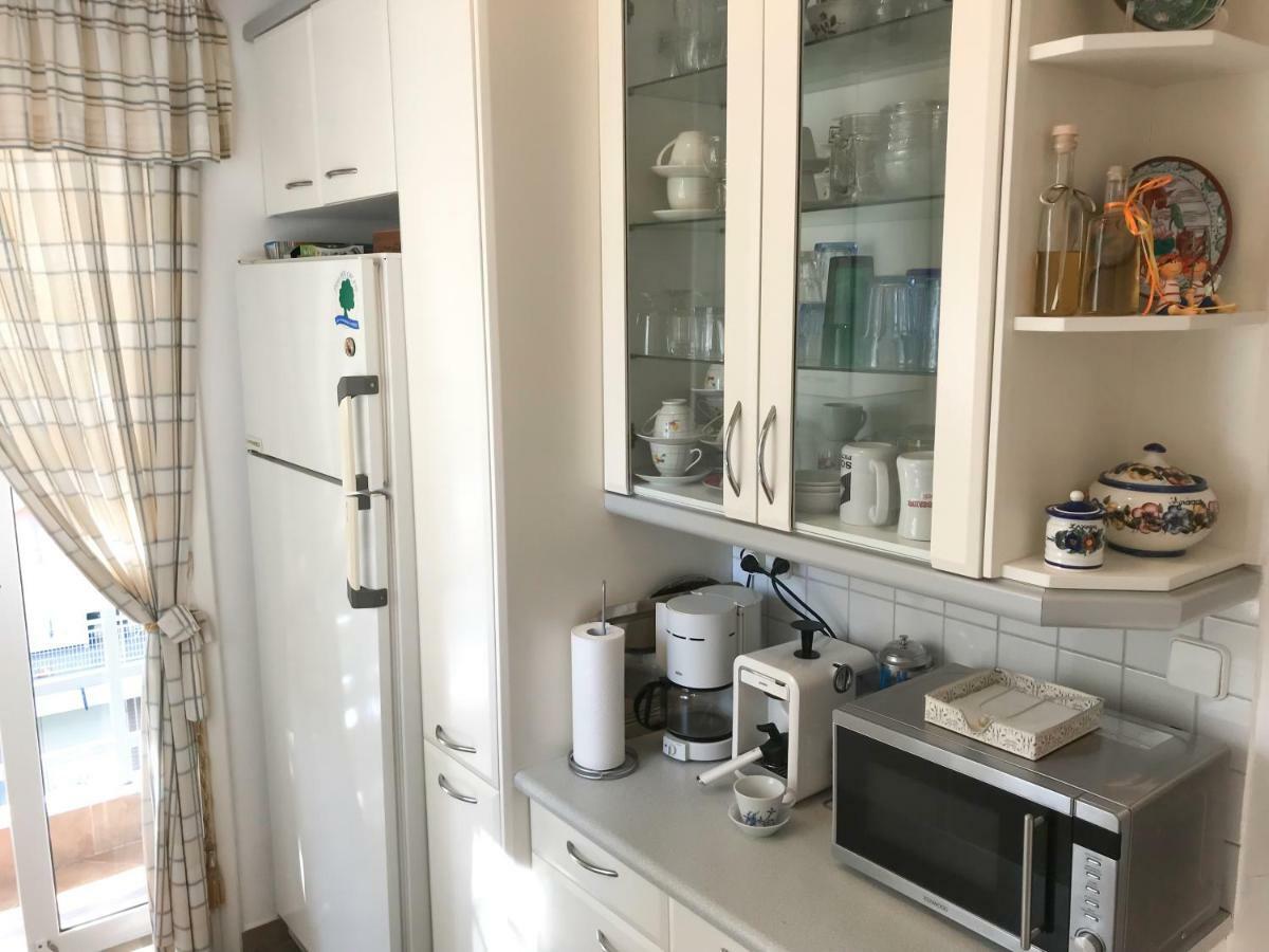 Kerry'S Cosy Apartment Vári Екстериор снимка