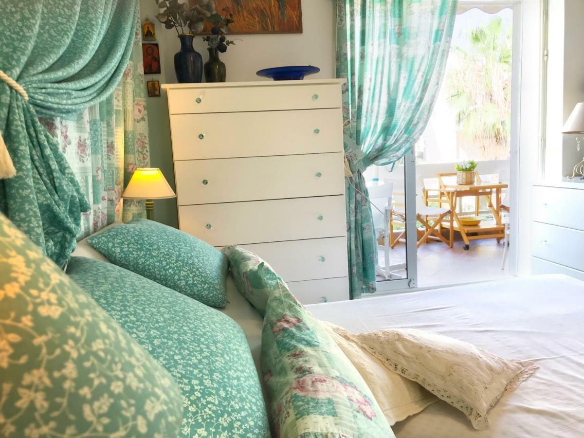 Kerry'S Cosy Apartment Vári Екстериор снимка