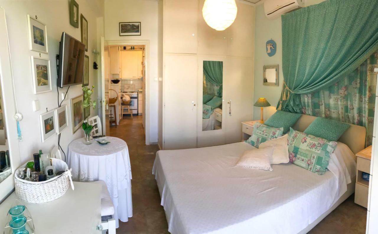 Kerry'S Cosy Apartment Vári Екстериор снимка