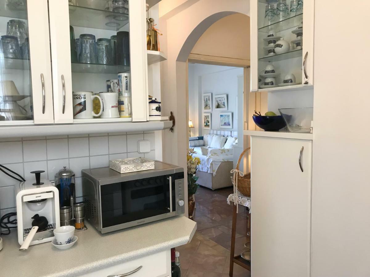 Kerry'S Cosy Apartment Vári Екстериор снимка